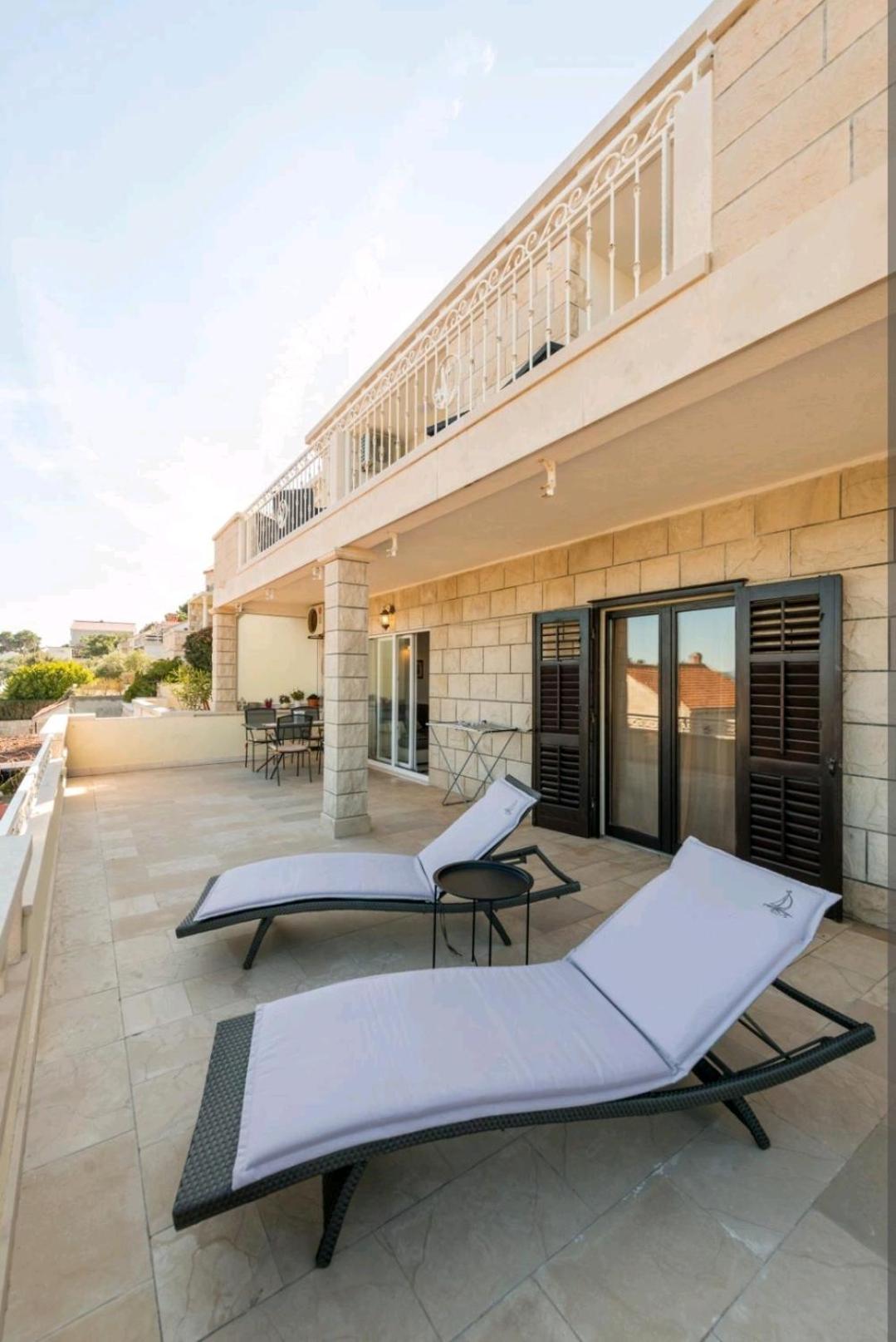 Apartments Siesta Sumartin Extérieur photo